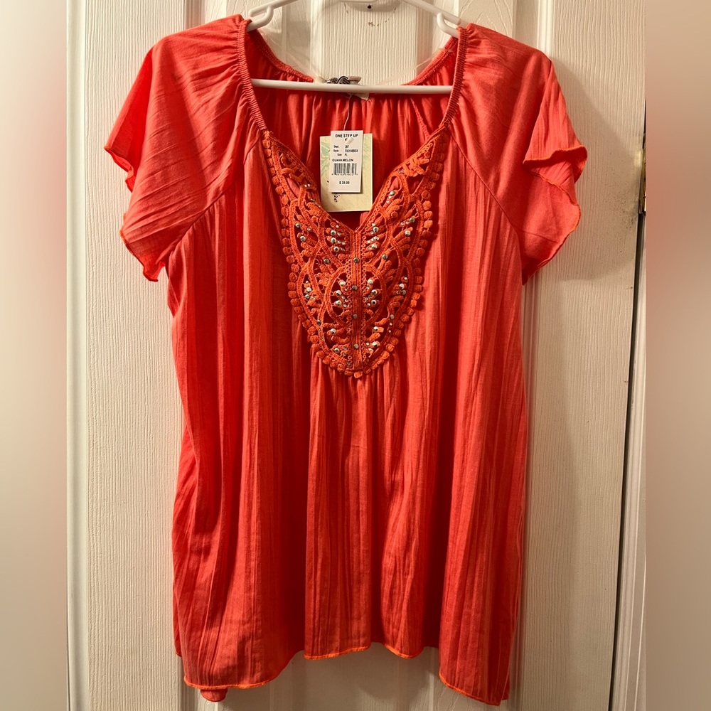 Women’s top size Petite L.